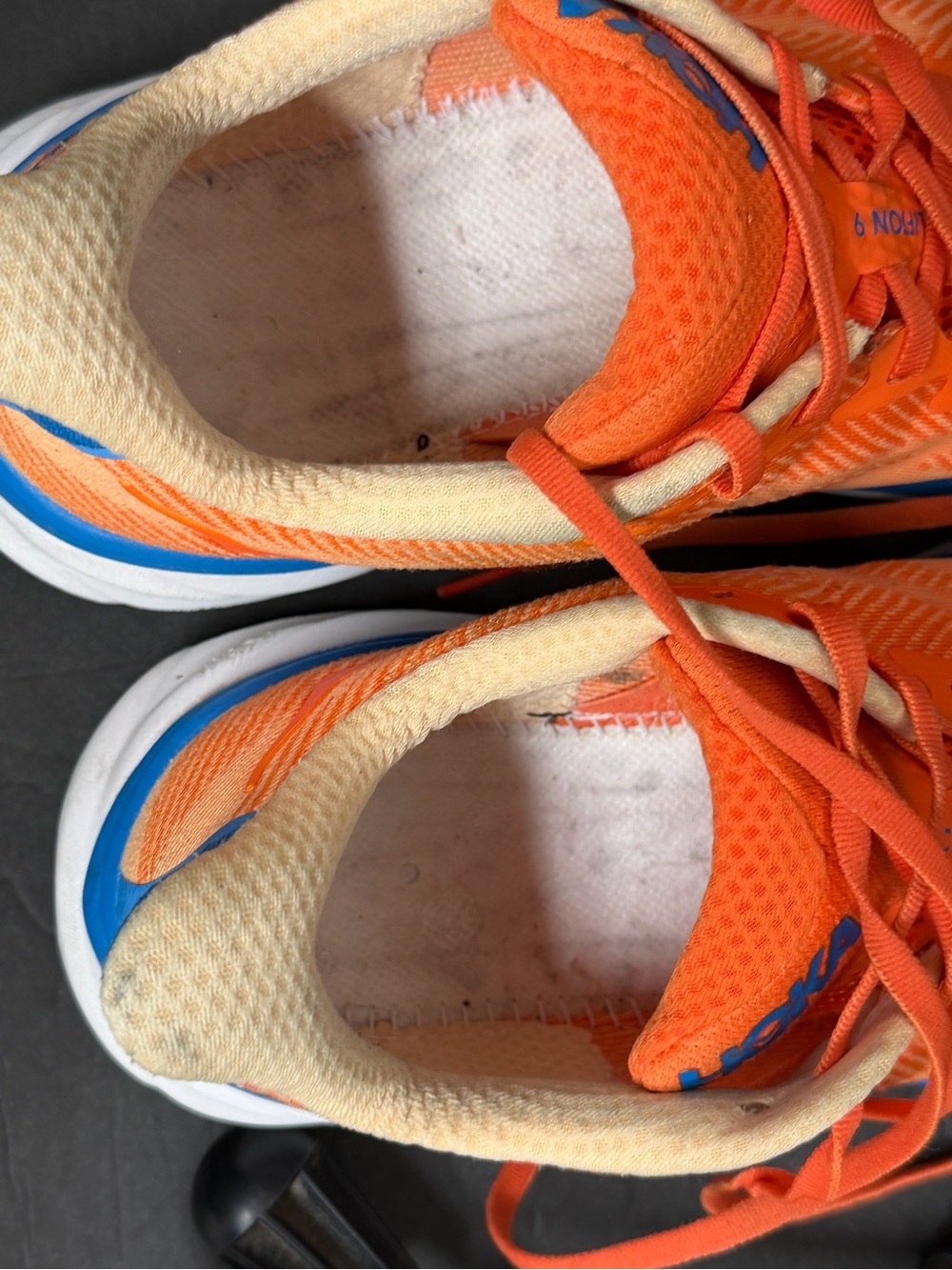 Hoka Men's Clifton 9 Wide Shoes Vibrant Orange/Impala 1132210-VOIM – Size 9.5 2E - Picture 9 of 11